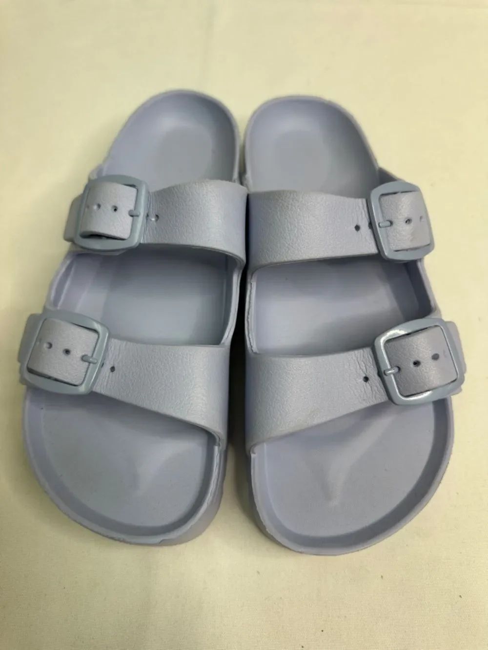 Women’s Double-Buckle Slide Sandals in Soft Lavender
